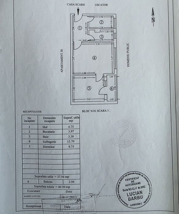 Vând apartament semidecomandat