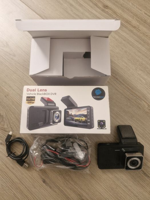 Видеорегистратор и задняя камера