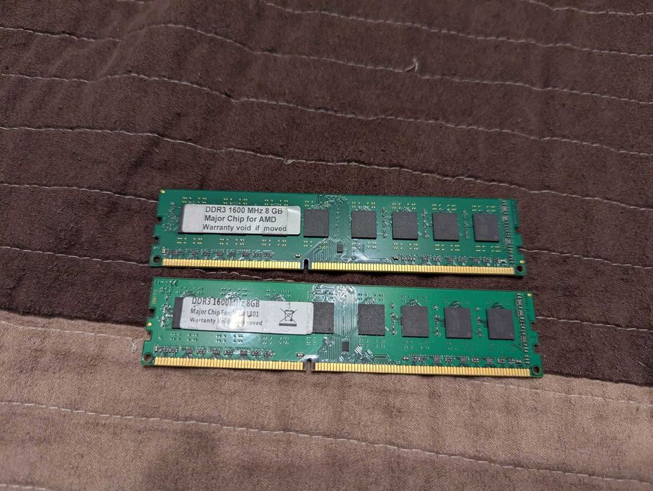 AMD Kit Memorie RAM 16GB DDR3 (2x8GB)