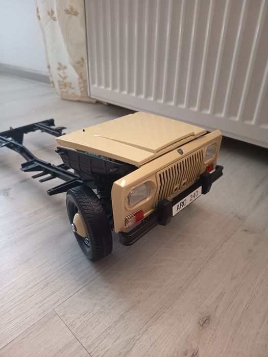 Aro 240 Scara 1:8