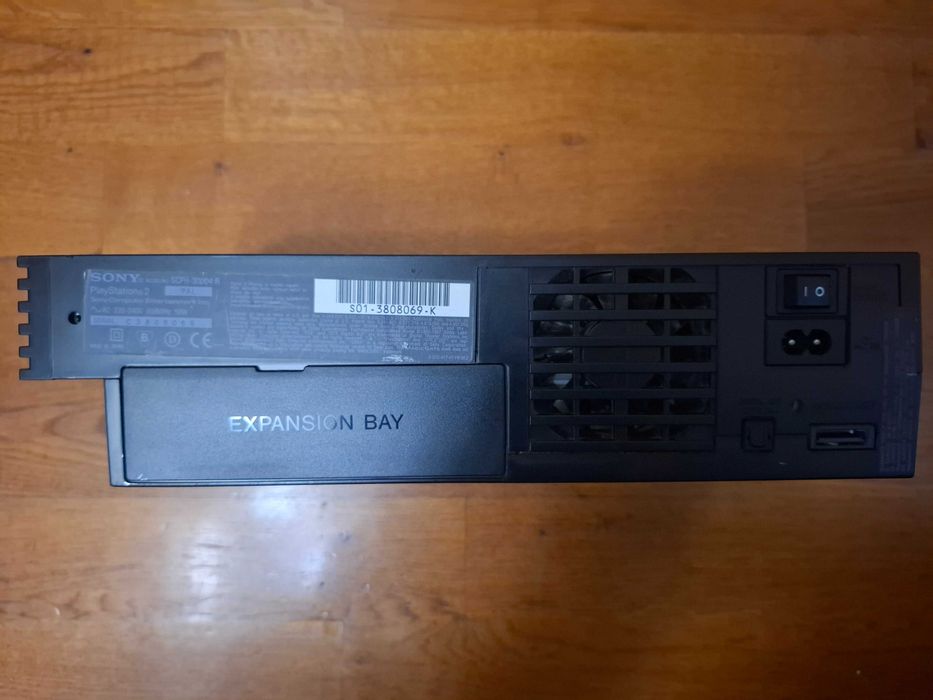 Продавам PlayStation 2 с FMCB, контролер и 4 игри
