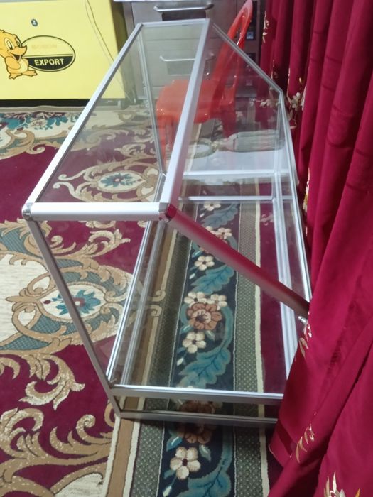 Витрина  стеклянная