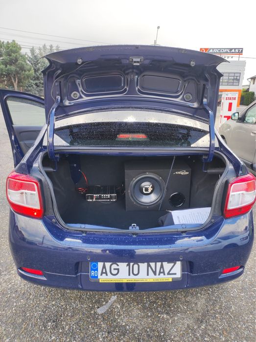Vând Dacia Logan