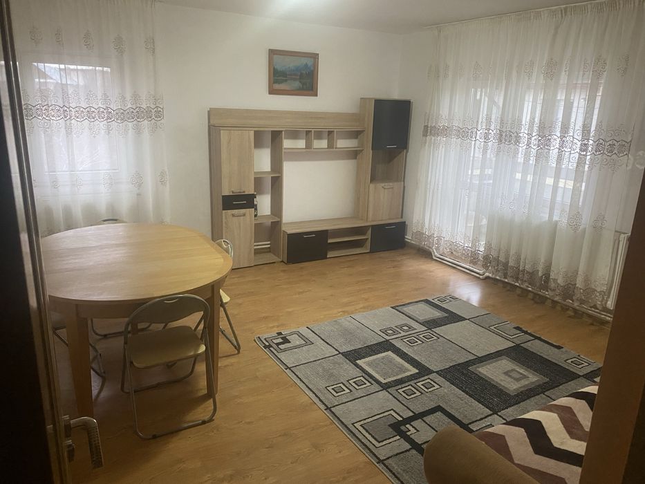 Inchiriez apartament 3 camere