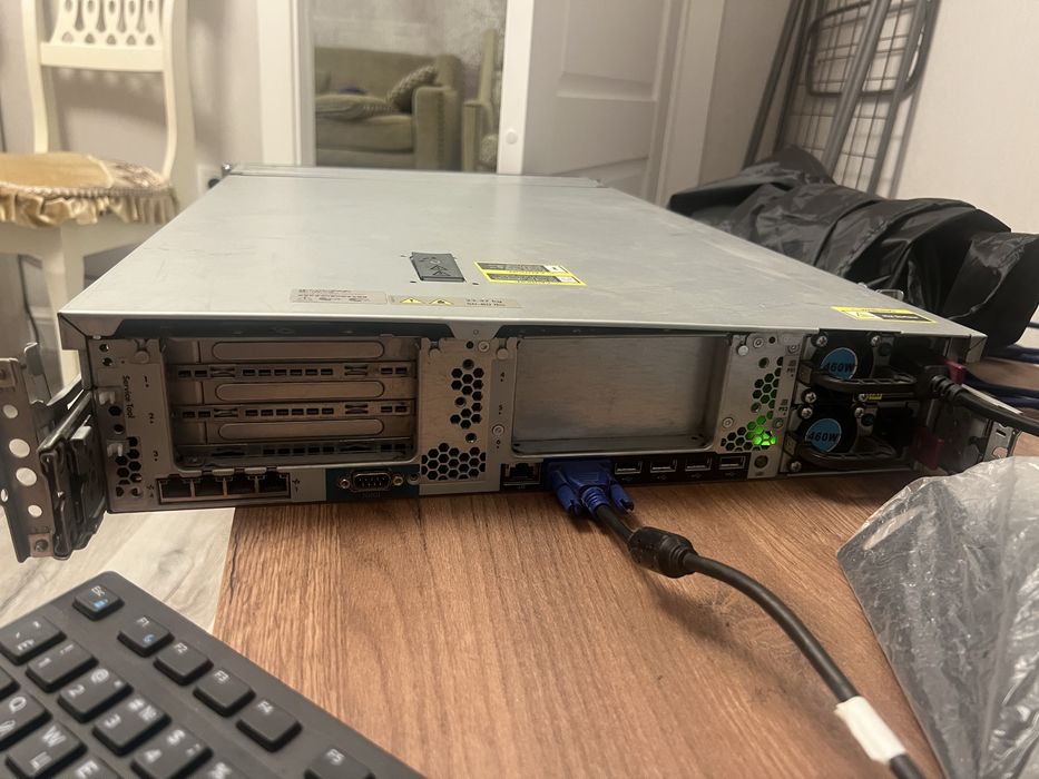 Server HP DL360p Gen8