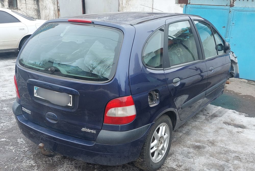Рено Сценик 2002 года аварийная