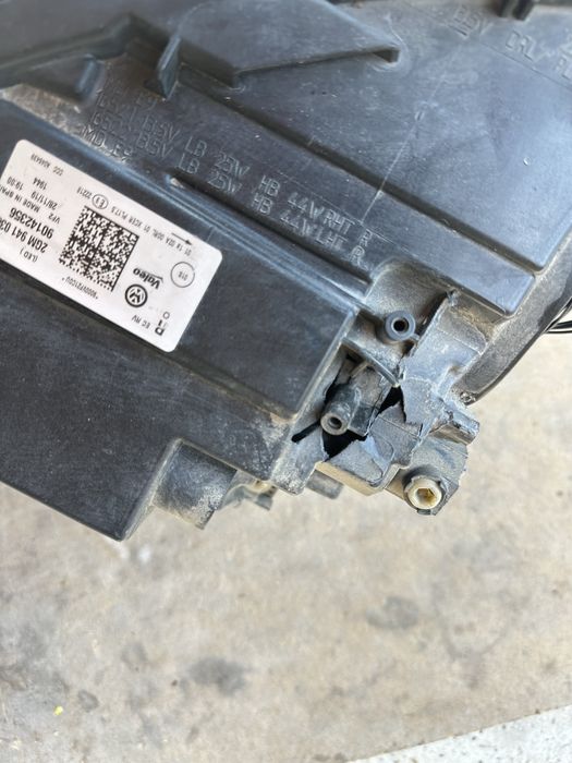 VW T-Cross десен фар OEM