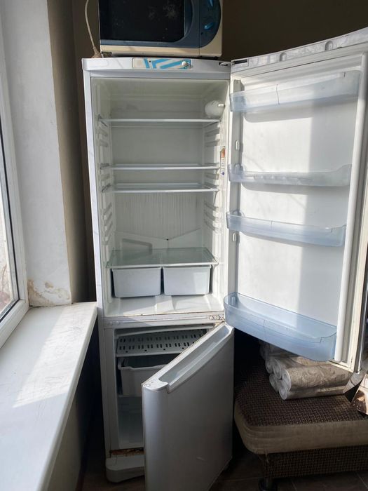 Продам холодильник