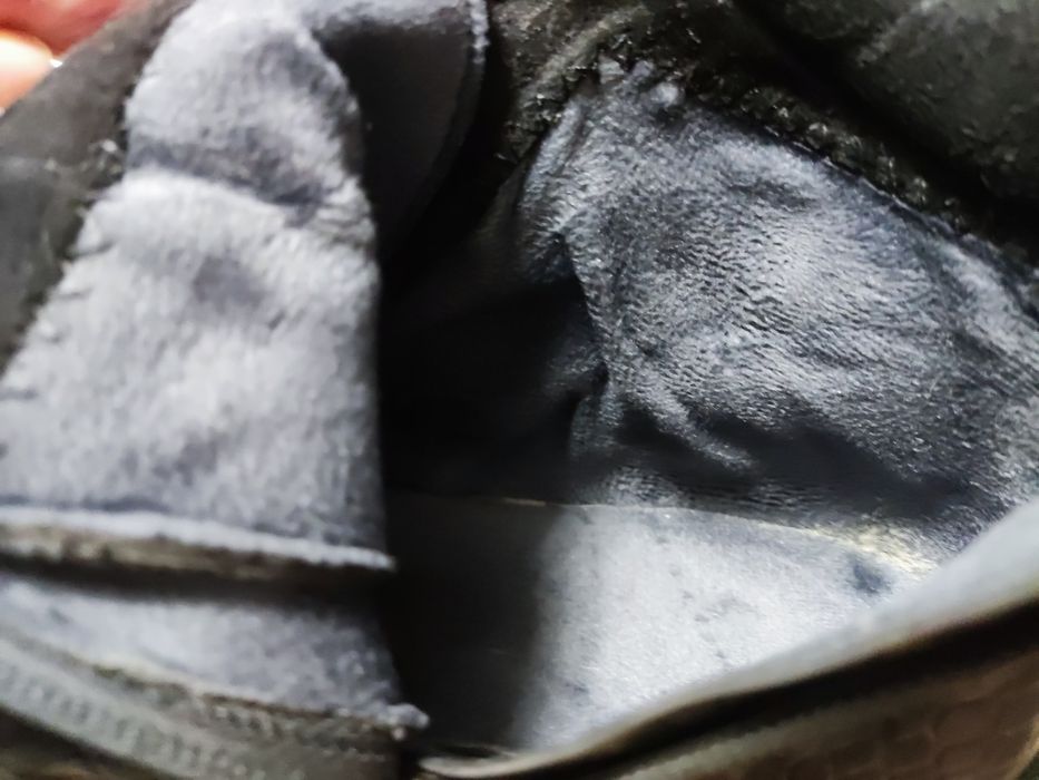 Продам демисезонные ботинки на девочку