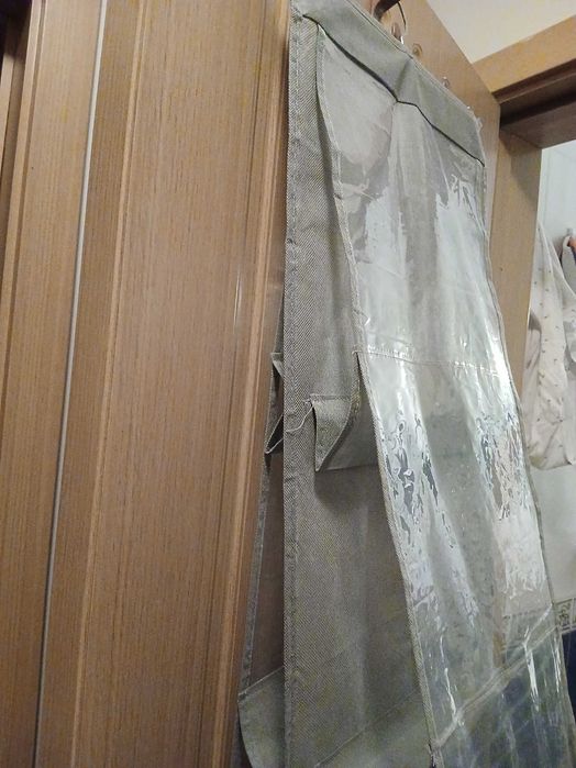 Стилаж за обувки , закачалка зо стена.