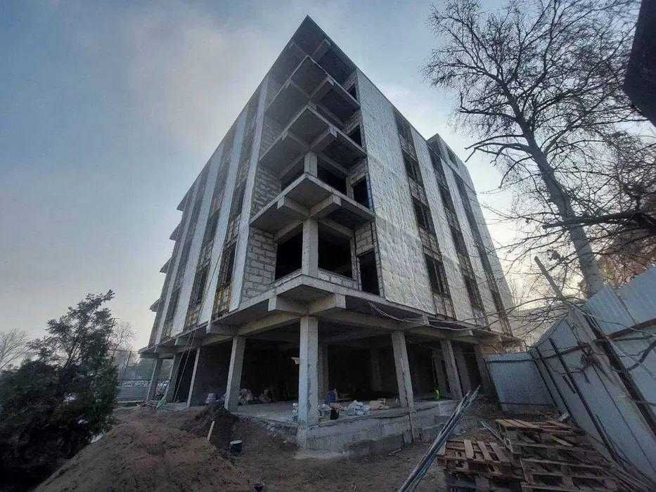 Сдаётся здание - под офис, университет, школа