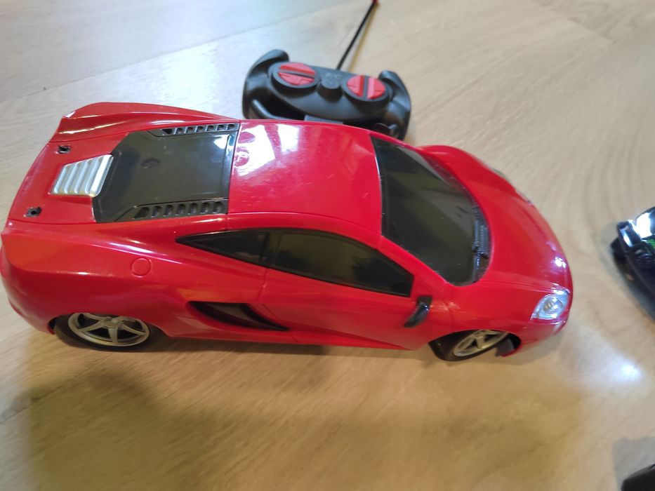 Кола с дистанционно управление  + подарък