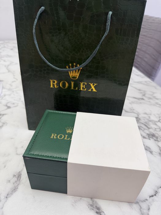 Продам золотые часы Rolex