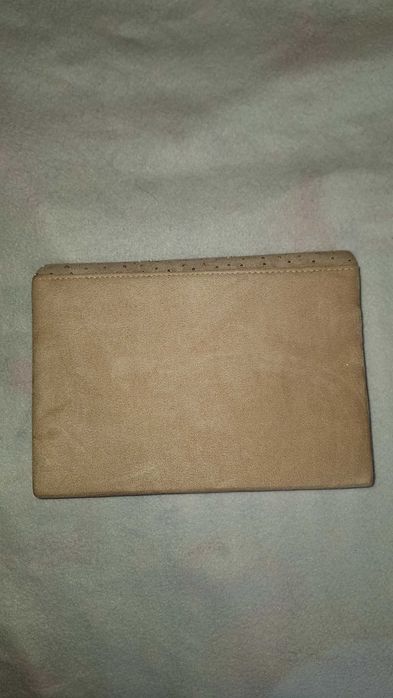 Дамска бежова велурена чантичка