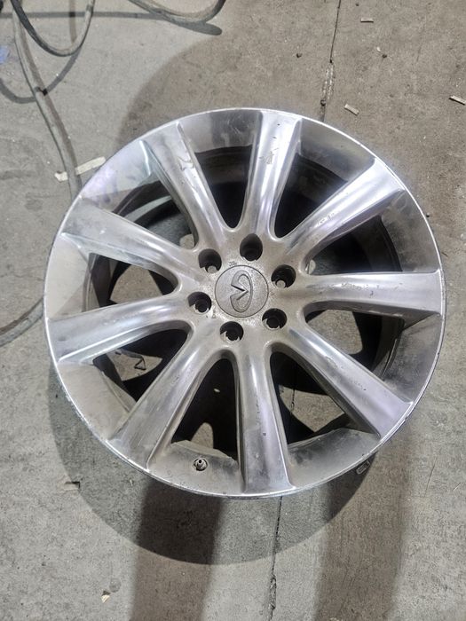 Диск от Инфинити 20 размер