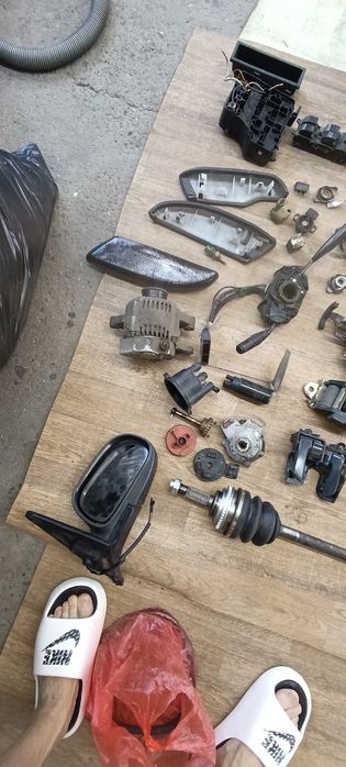 Продам запчасти Карина е