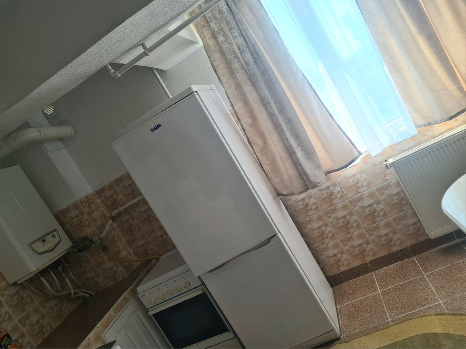 Închiriez garsoniera