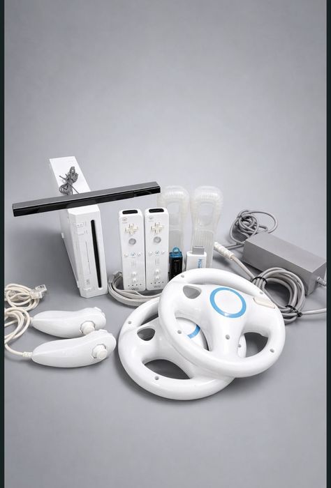 Nintendo WII modat cu 2 manete si 2 volane