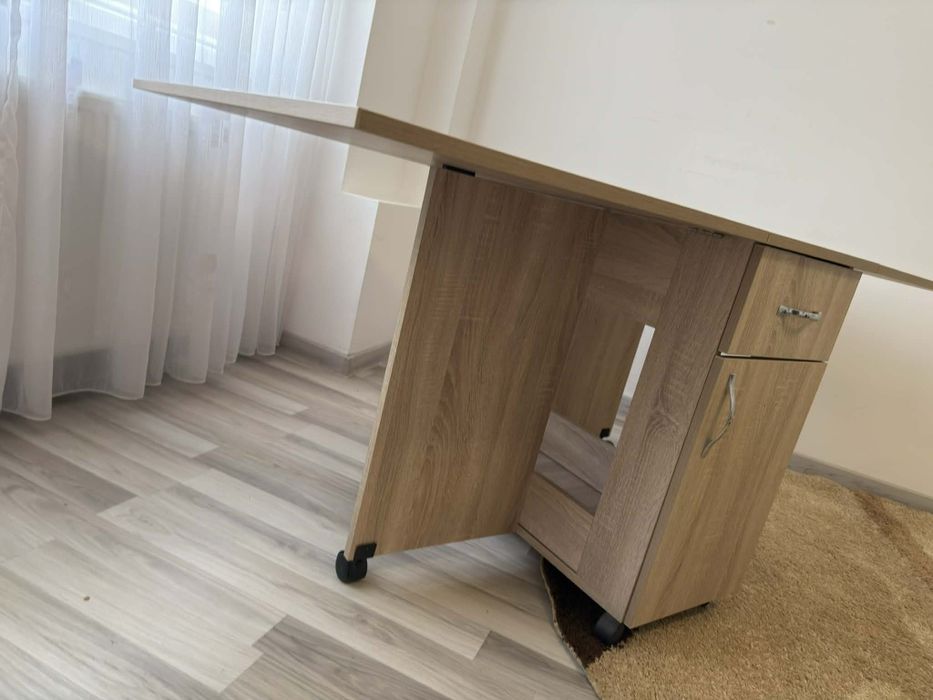 Masa pliabila rabatabila extensibila pe roti