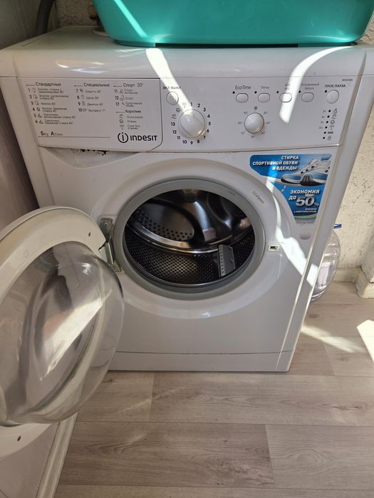 стиральная машина Indesit