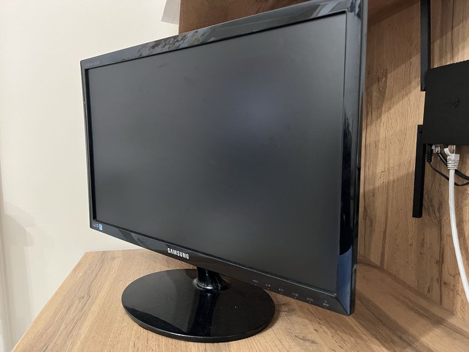 Монитор Samsung SA300
