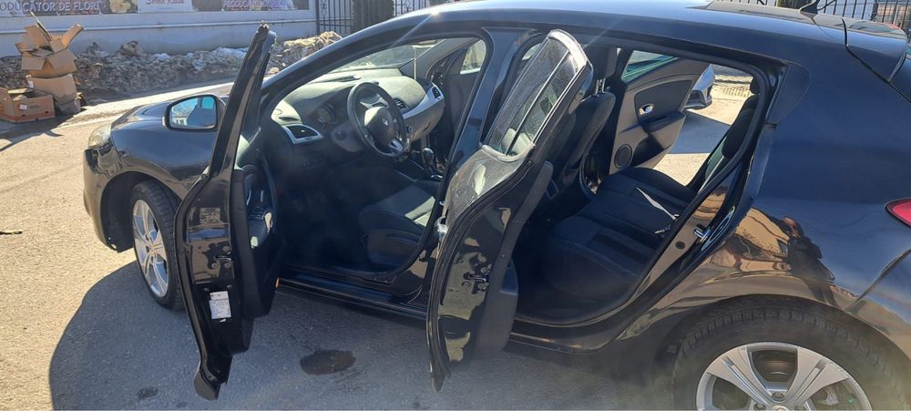 renault megane 2010 motor 1.6 benzina ,ac,servo,pret 2800€ negociabil