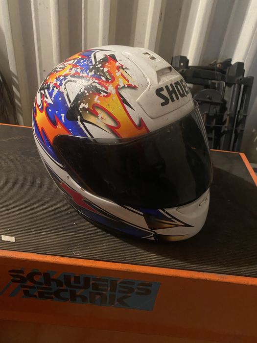 Каска (шлем) Shoei