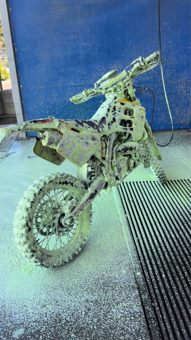 Vand cross GasGas motor de 200 in 2 timpi motorul este foarte bun