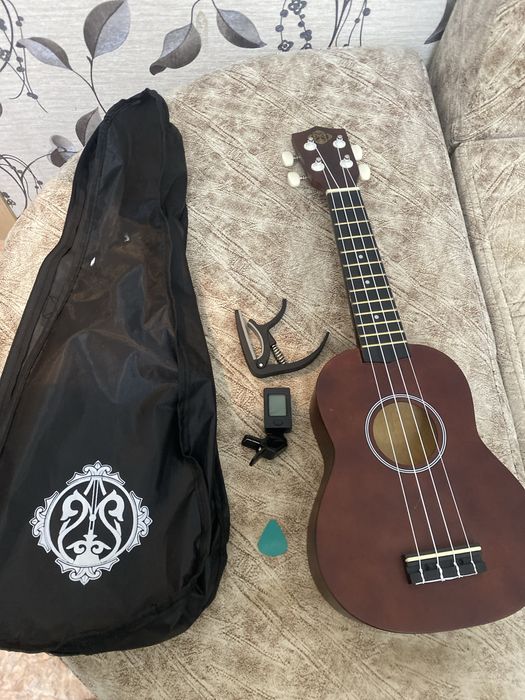 продам укулеле новый