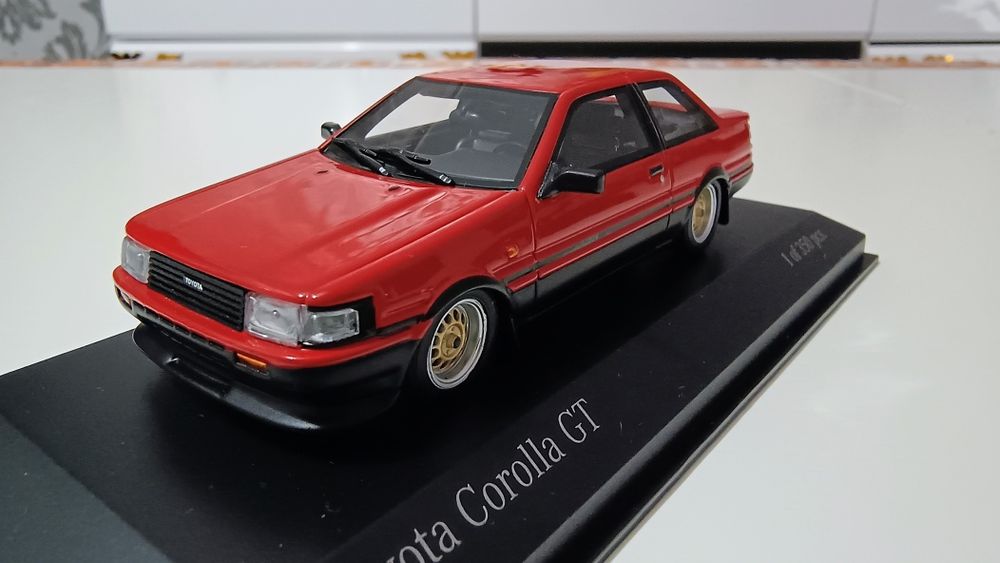 Machete Minichamps 1:43