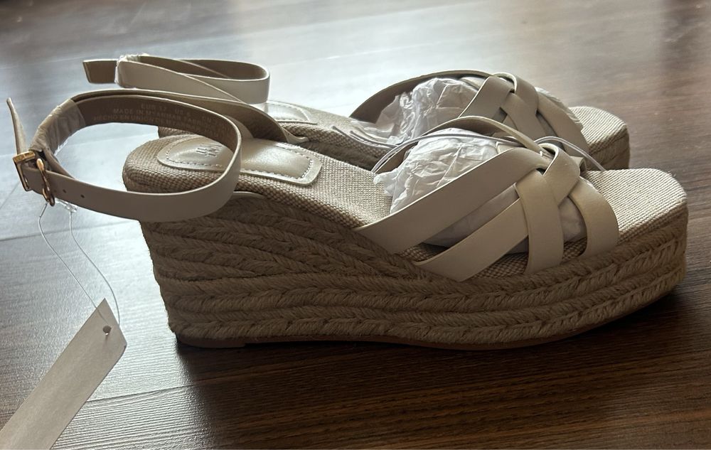 Дамски сандали H&M-нови с етикет