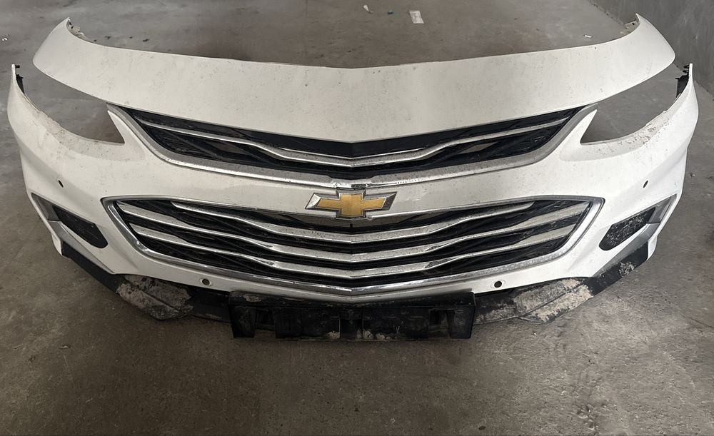 Malibu 2 2.4 Bamper oldi GM ideal xolatda QORA va OQ rangda