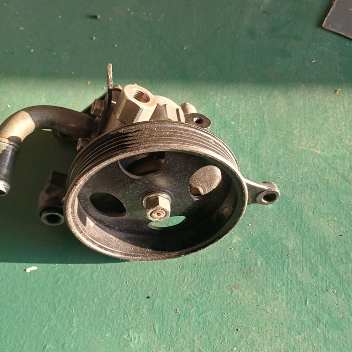 Продам запчасти на мазду