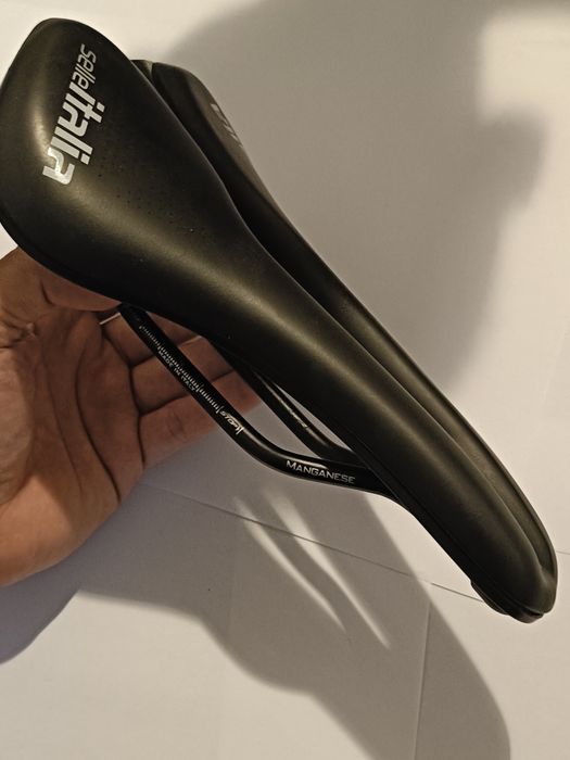 Vând sa scaun cursiera Selle Italia