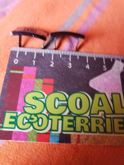 Set de doua accesorii negre de la: Laura Biagiotti! Cu sistem de prind