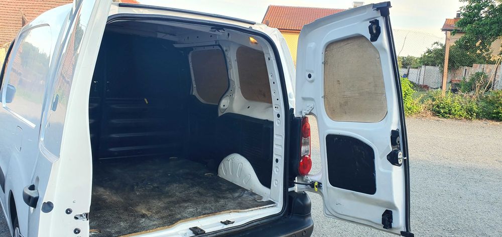 Citroën berlingo 1.6hdi. 2016г.