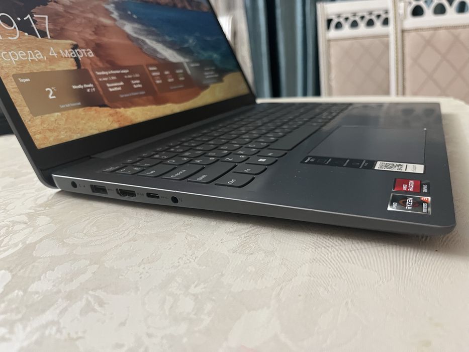 Очень удобный ноутбук для работы Lenovo.