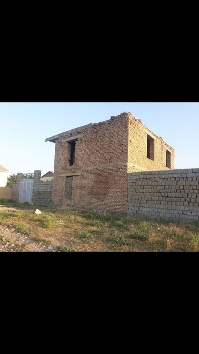 Продаётся недостроенный земельный участок