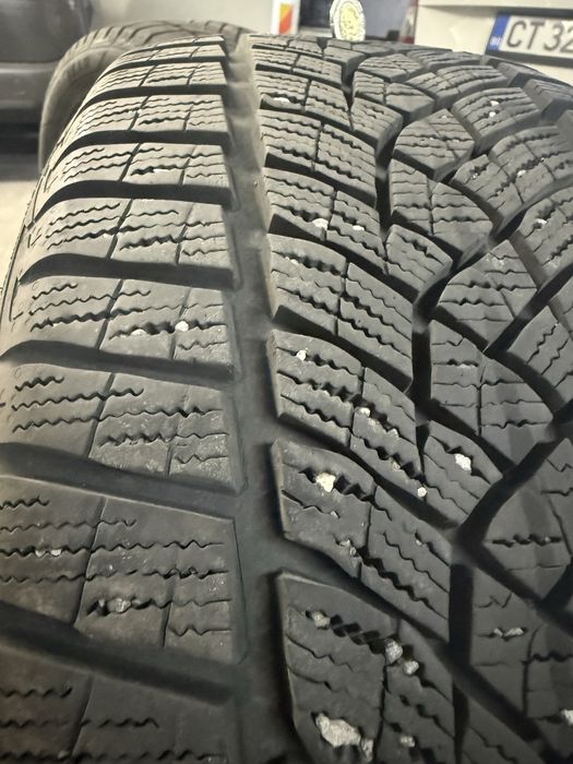 Зимни гуми GOOD YEAR 235/50/R17