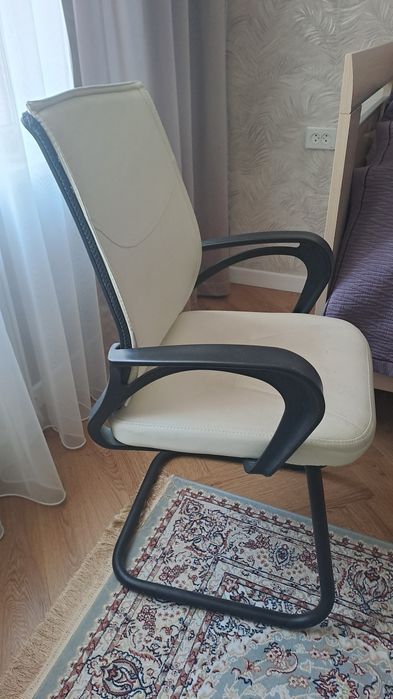Стул кресло белый
