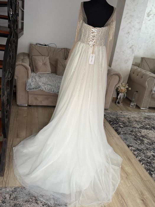 Vand rochie de mireasa ,noua cu eticheta !