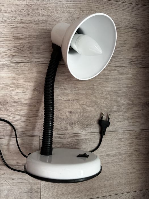 Лампа настольная продам