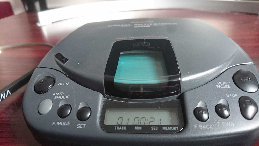 Sanyo ,old school vintage cd player