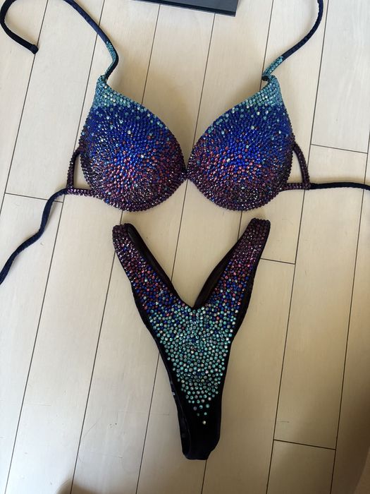 Състезателен бански IFBB със бижута