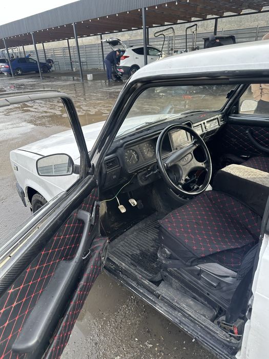 Ваз 2107  на полном ходу