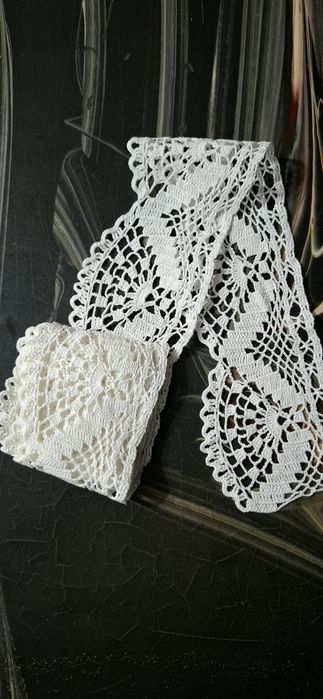 Dantelă  lucrată manual