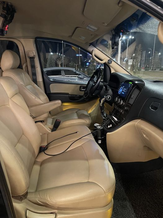 Продается представительский HYUNDAI GRAND STAREX