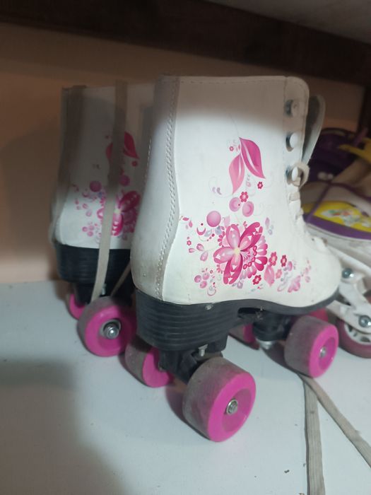 Продавам детски ролкови кънки