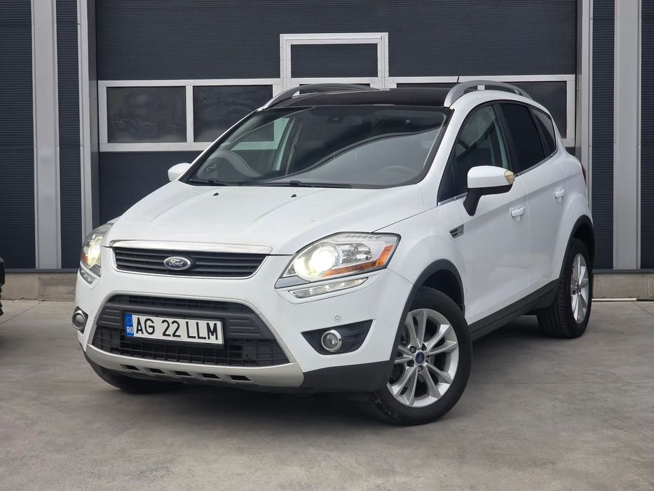 Ford Kuga Titanium S înmatriculat 2.0 tdci163CP 4X4 AUTOMAT PANORAMIC semi piele
