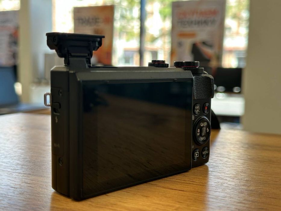 Canon G7X Mark II